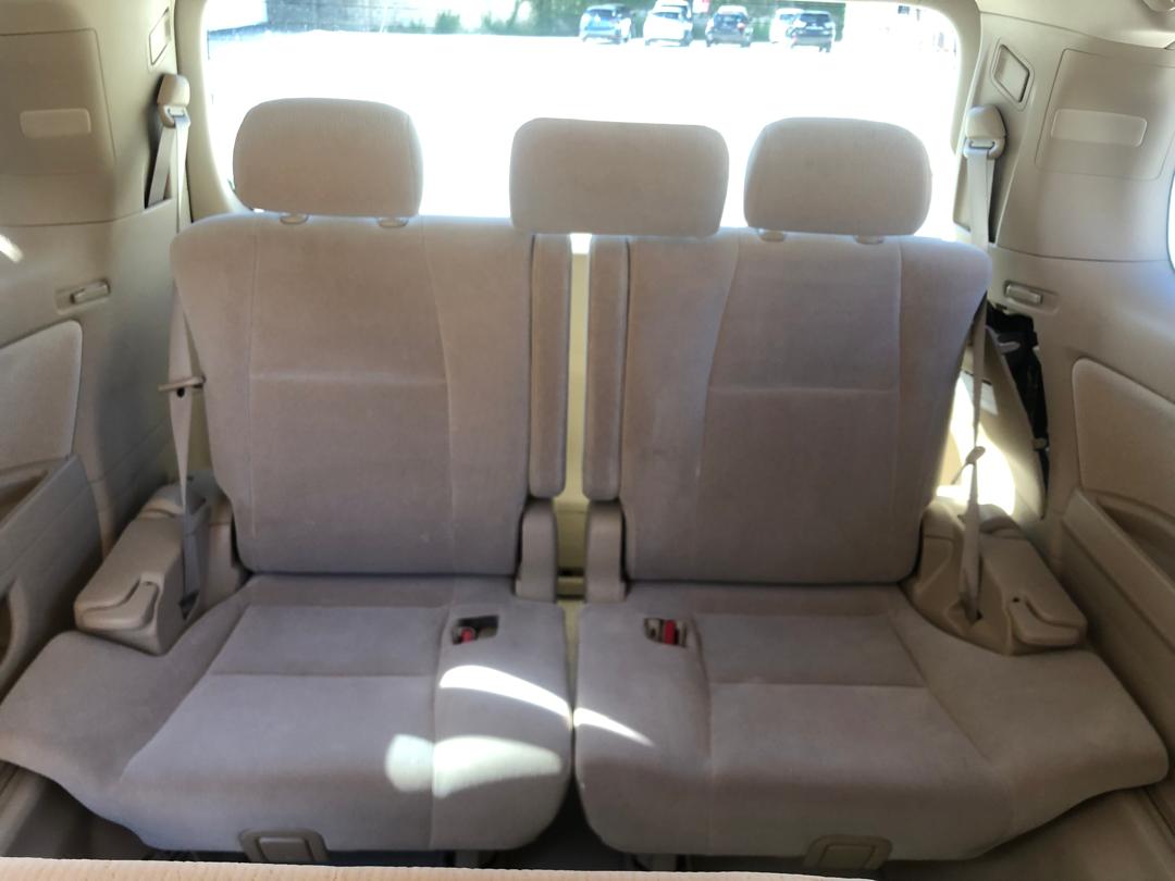 820. Toyota Alphard 240X 2012