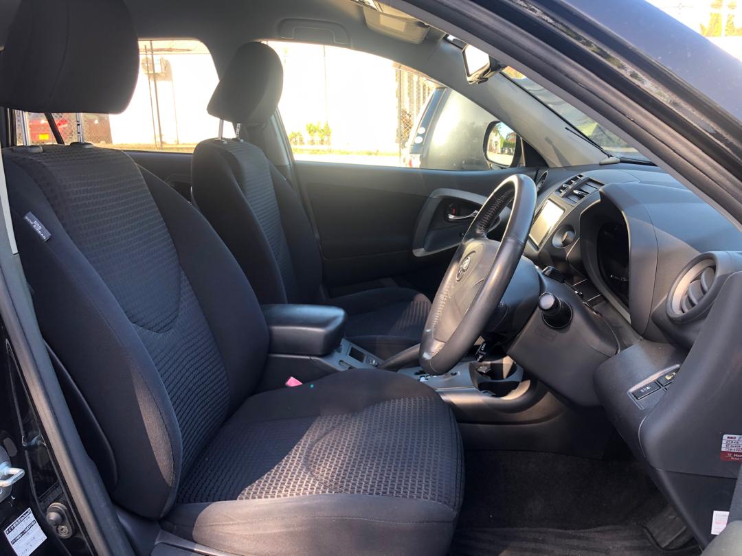 828. Toyota Vanguard 240S 2009