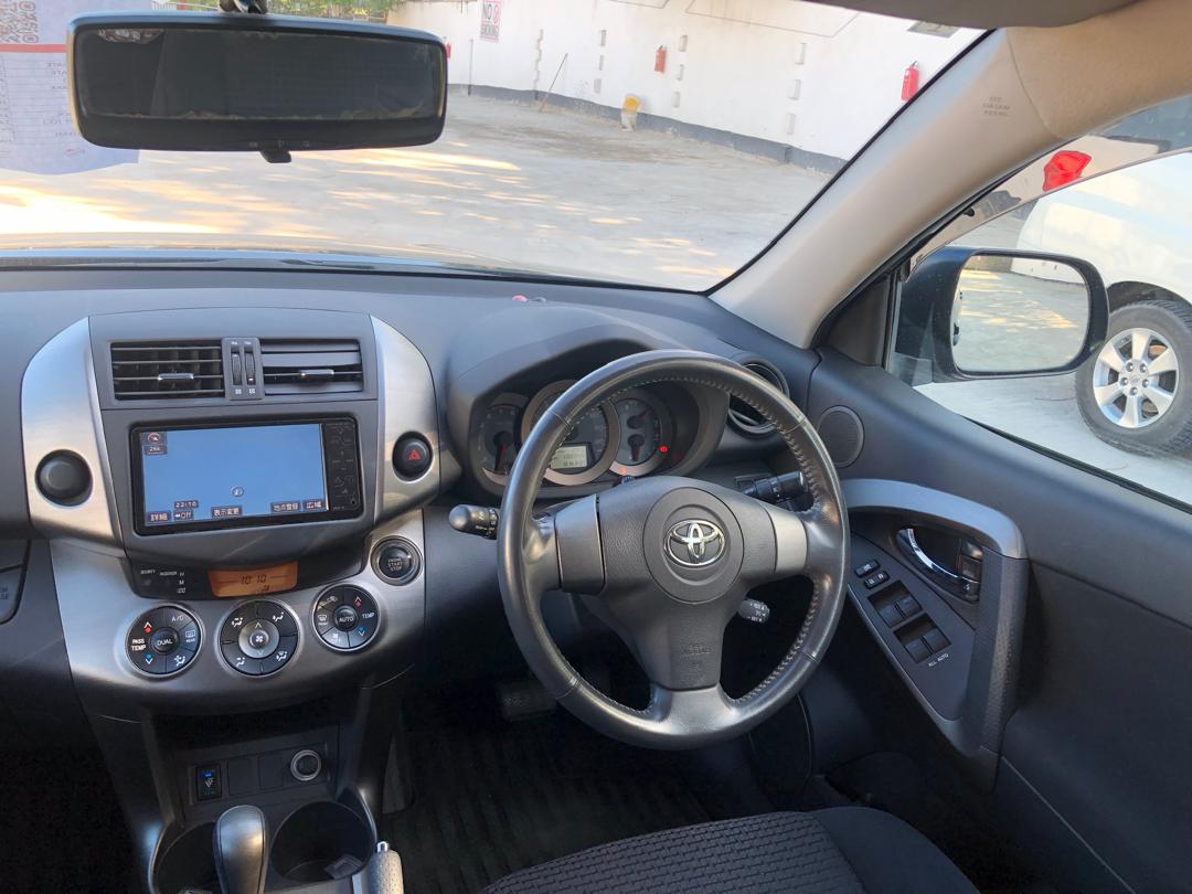828. Toyota Vanguard 240S 2009