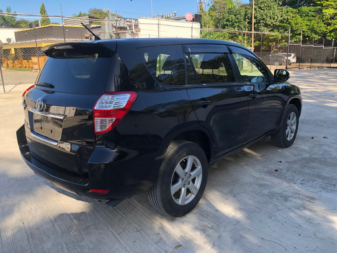 828. Toyota Vanguard 240S 2009