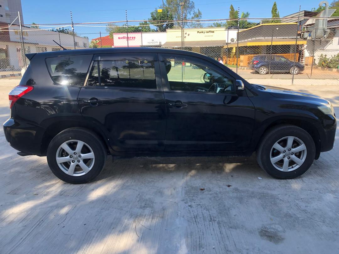 828. Toyota Vanguard 240S 2009
