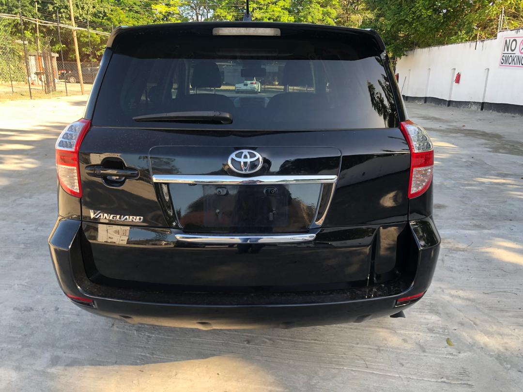 828. Toyota Vanguard 240S 2009