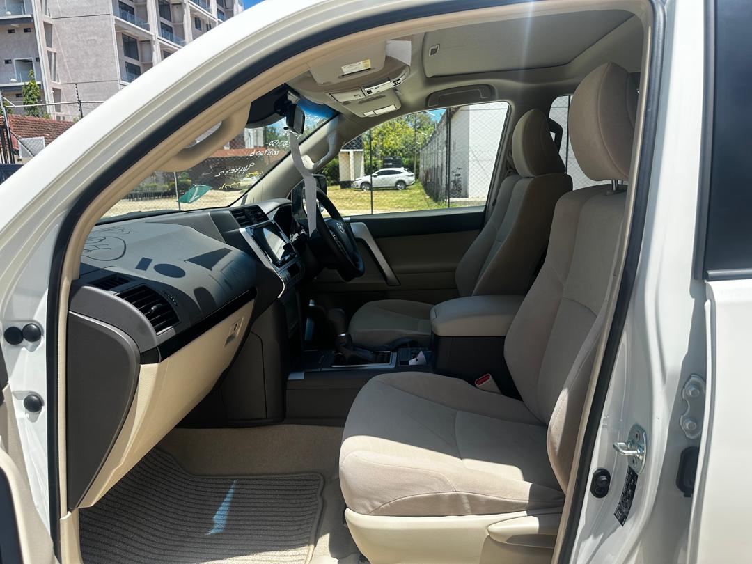 629. Toyota Land Cruiser Prado TX 2023