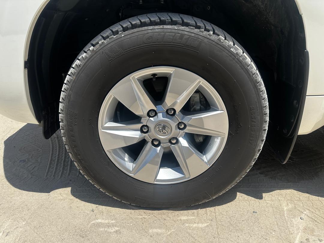 629. Toyota Land Cruiser Prado TX 2023