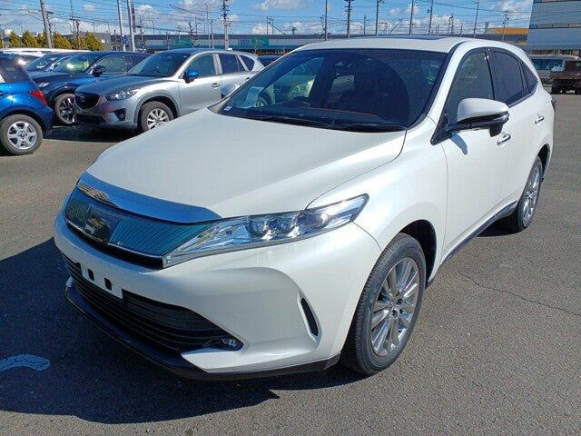 740. Toyota Harrier Premium 2019