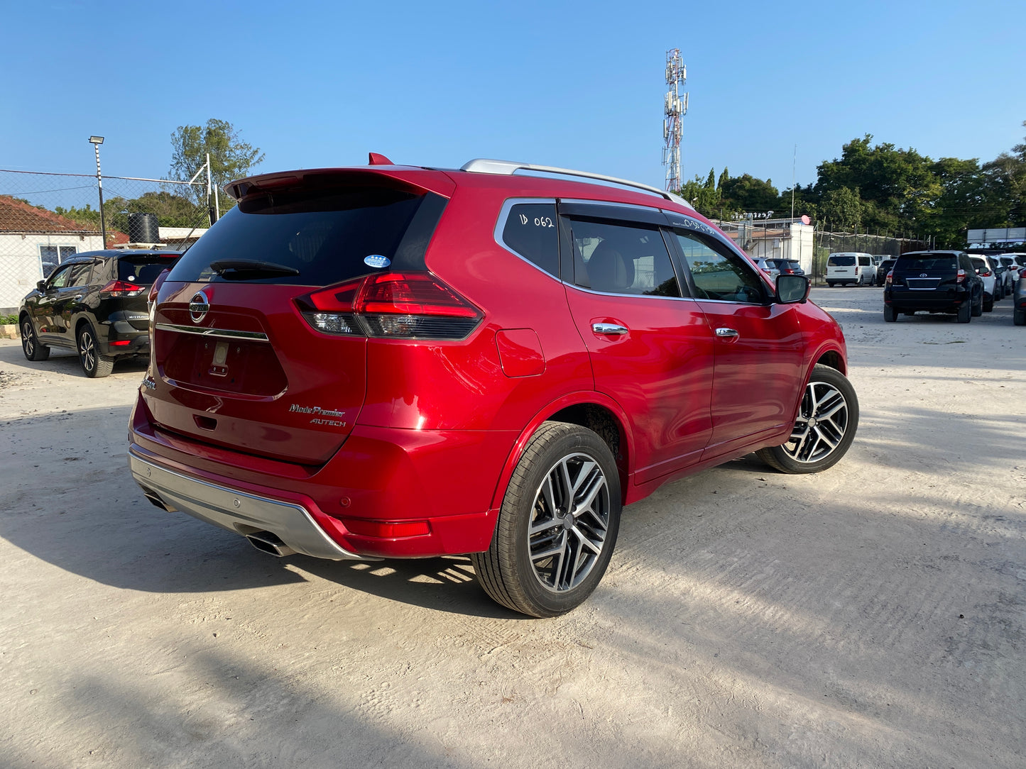 631. Nissan X-Trail Mode Premier i High Contrast Interior 2018