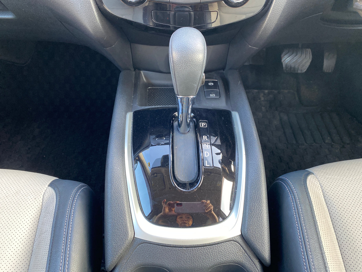631. Nissan X-Trail Mode Premier i High Contrast Interior 2018
