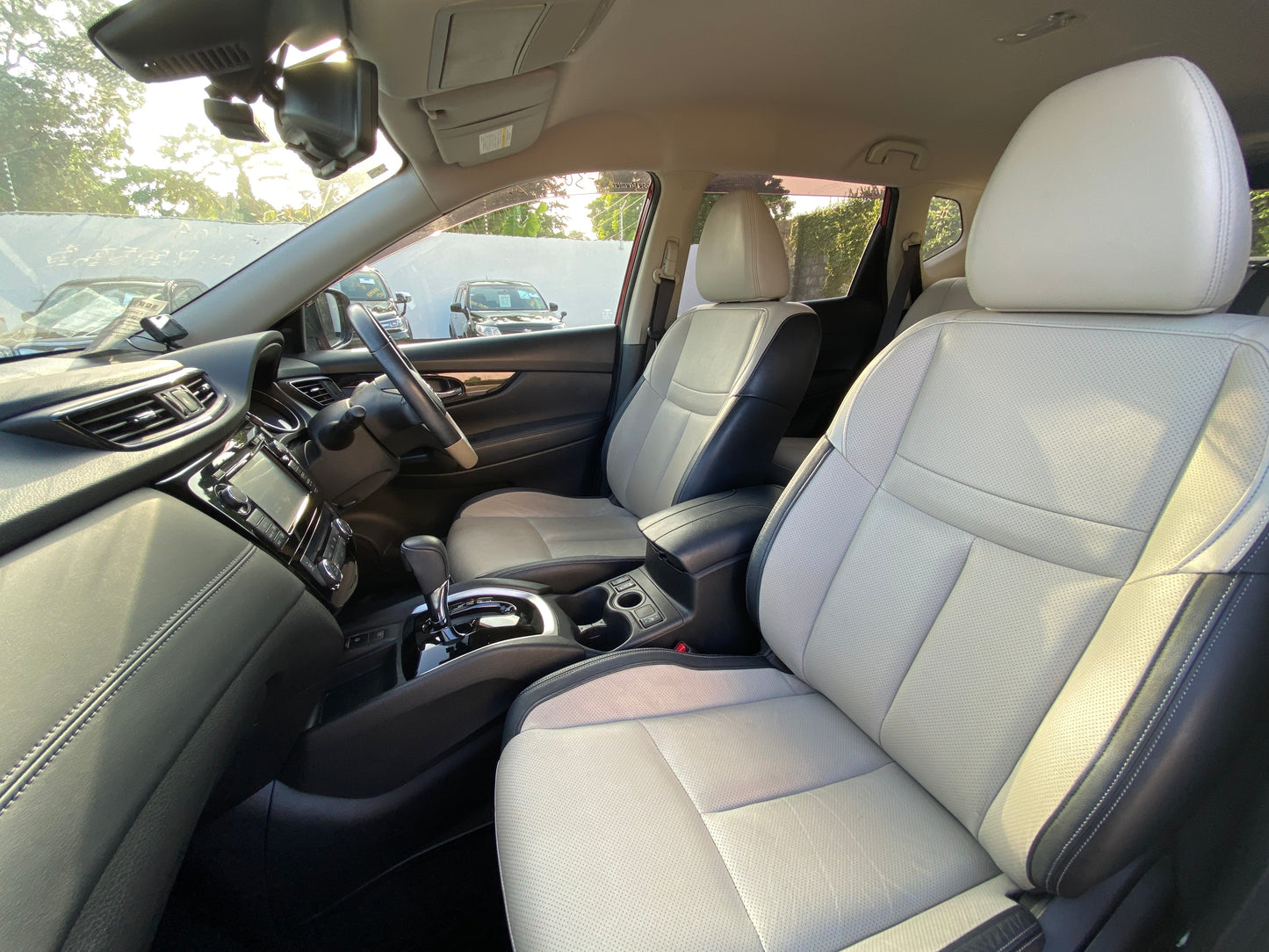 631. Nissan X-Trail Mode Premier i High Contrast Interior 2018