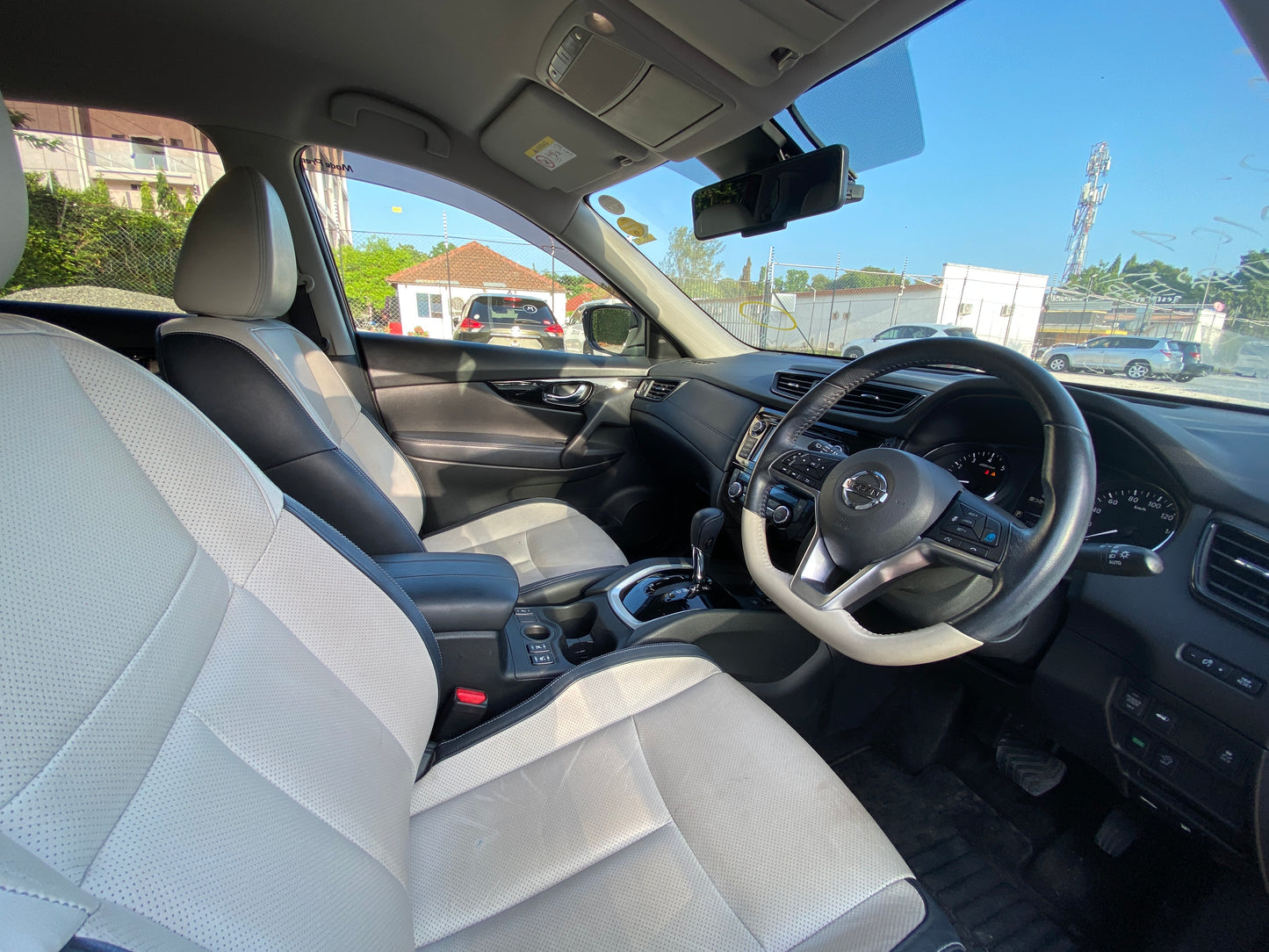 631. Nissan X-Trail Mode Premier i High Contrast Interior 2018