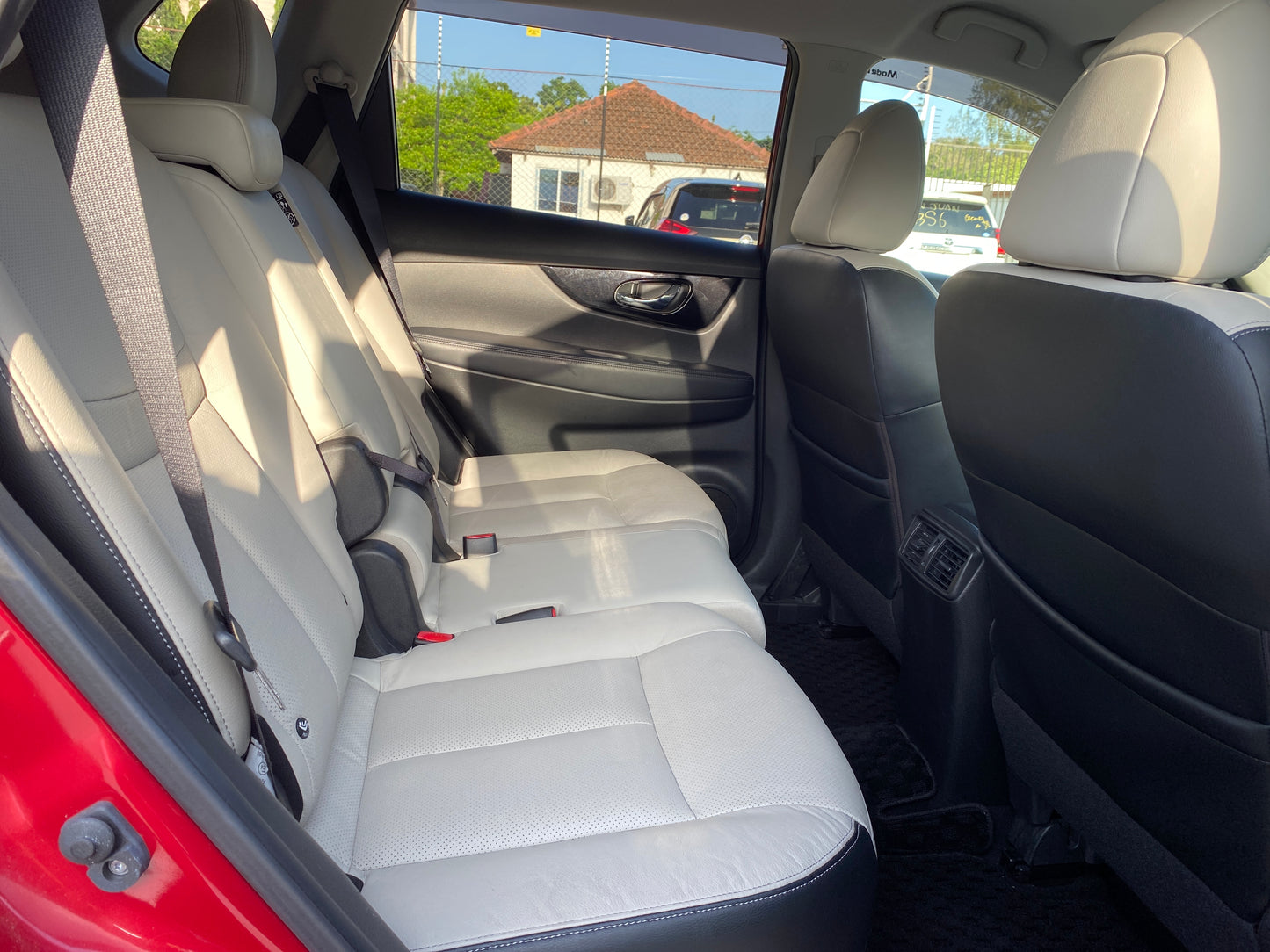 631. Nissan X-Trail Mode Premier i High Contrast Interior 2018
