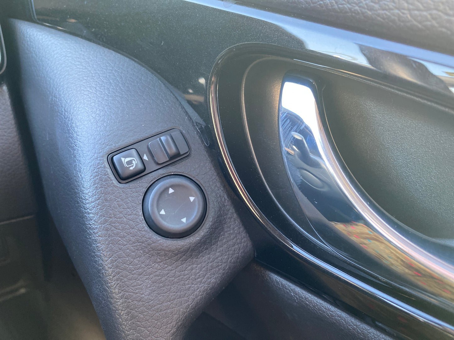 631. Nissan X-Trail Mode Premier i High Contrast Interior 2018