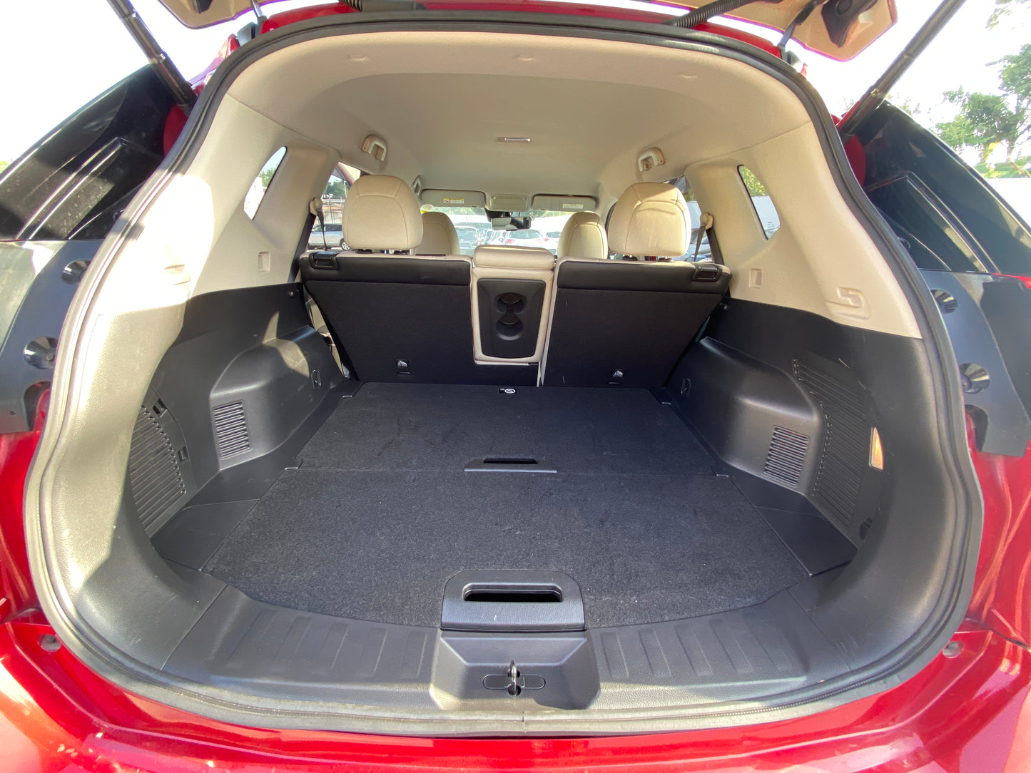 631. Nissan X-Trail Mode Premier i High Contrast Interior 2018