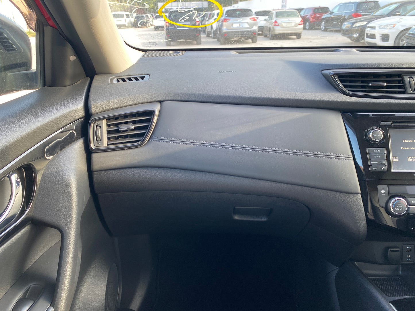 631. Nissan X-Trail Mode Premier i High Contrast Interior 2018