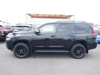 850	TOYOTA	LAND CRUISER PRADO TX L PACKAGE MATTE BLACK EDITION 2022 TRJ150-0150825