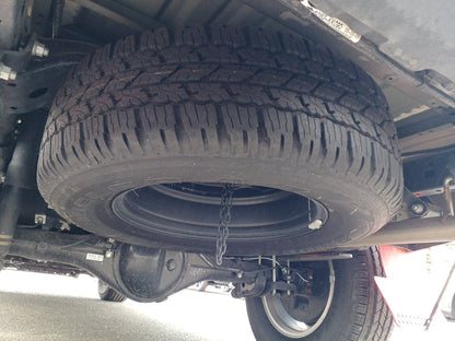 880 TOYOTA HILUX 4WD Z 2020 brand new tires, very low milage