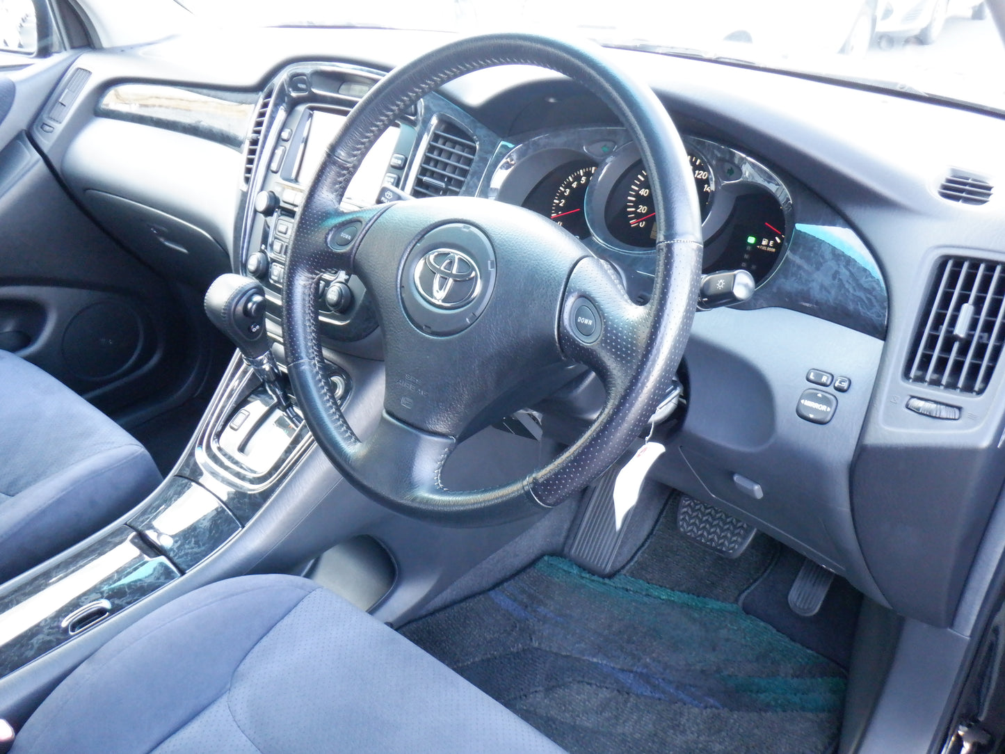 1036 TOYOTA KLUGER V NAVI PACKAGE 2002 ACU20-0040946