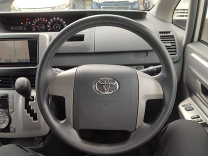 882 TOYOTA NOAH S 2009 / Milage: 241,166 Km