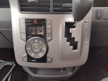 882 TOYOTA NOAH S 2009 / Milage: 241,166 Km