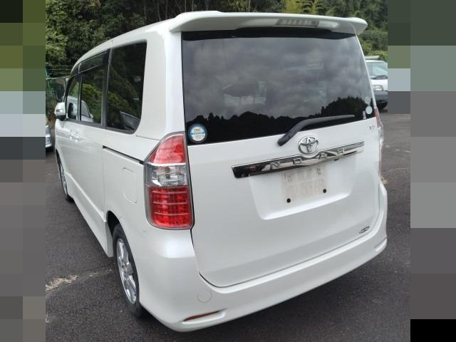 882 TOYOTA NOAH S 2009 / Milage: 241,166 Km