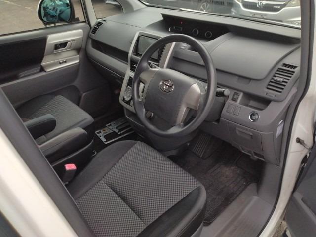 882 TOYOTA NOAH S 2009 / Milage: 241,166 Km