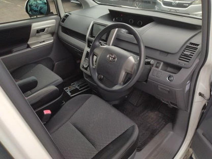 882 TOYOTA NOAH S 2009 / Milage: 241,166 Km