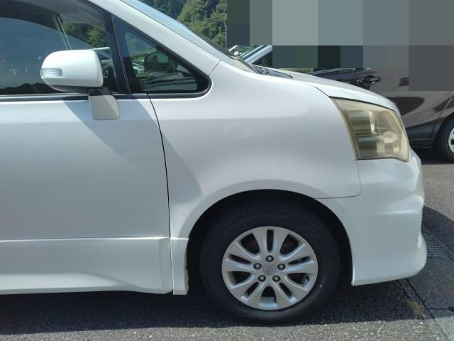895 TOYOTA NOAH 50TH MEMORIAL SPECIAL EDITION SI RAYISH 2012 / Milage: 95,486 Km