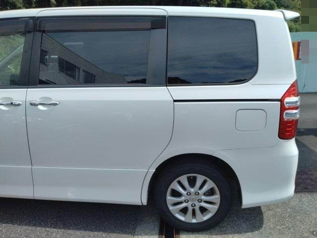895 TOYOTA NOAH 50TH MEMORIAL SPECIAL EDITION SI RAYISH 2012 / Milage: 95,486 Km