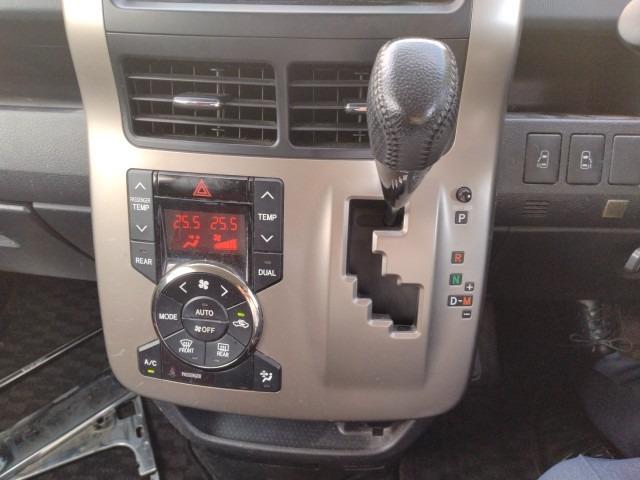 895 TOYOTA NOAH 50TH MEMORIAL SPECIAL EDITION SI RAYISH 2012 / Milage: 95,486 Km