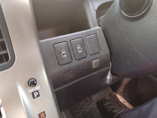 895 TOYOTA NOAH 50TH MEMORIAL SPECIAL EDITION SI RAYISH 2012 / Milage: 95,486 Km