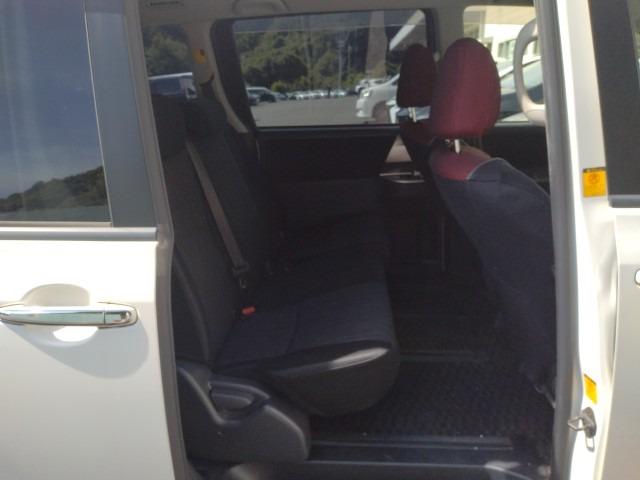 895 TOYOTA NOAH 50TH MEMORIAL SPECIAL EDITION SI RAYISH 2012 / Milage: 95,486 Km