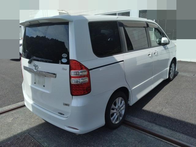 895 TOYOTA NOAH 50TH MEMORIAL SPECIAL EDITION SI RAYISH 2012 / Milage: 95,486 Km