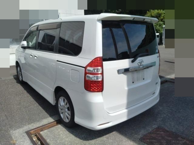 895 TOYOTA NOAH 50TH MEMORIAL SPECIAL EDITION SI RAYISH 2012 / Milage: 95,486 Km