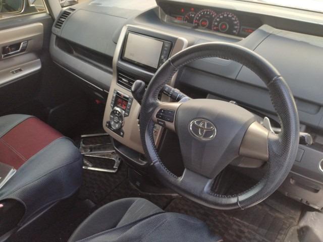 895 TOYOTA NOAH 50TH MEMORIAL SPECIAL EDITION SI RAYISH 2012 / Milage: 95,486 Km