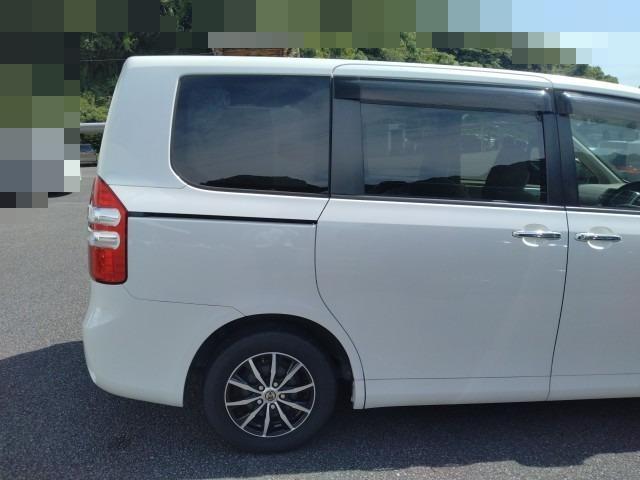 896 TOYOTA NOAH X SMART EDITION 2012 / Milage: 123,964 Km