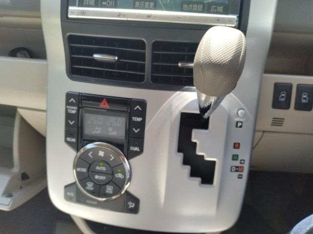 896 TOYOTA NOAH X SMART EDITION 2012 / Milage: 123,964 Km