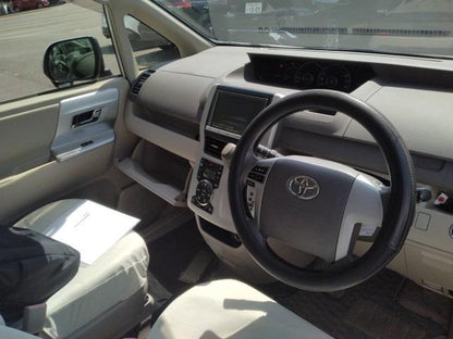 896 TOYOTA NOAH X SMART EDITION 2012 / Milage: 123,964 Km
