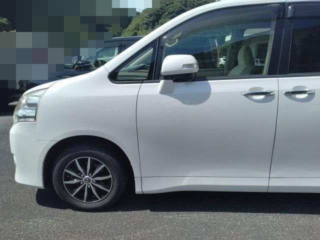 896 TOYOTA NOAH X SMART EDITION 2012 / Milage: 123,964 Km