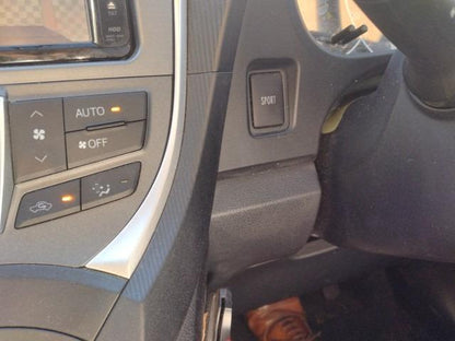 932 TOYOTA RACTIS G 2014 / Mileage 92535Km DIRECT SHIPMENT FROM TOYOTA DEALER IN JAPAN