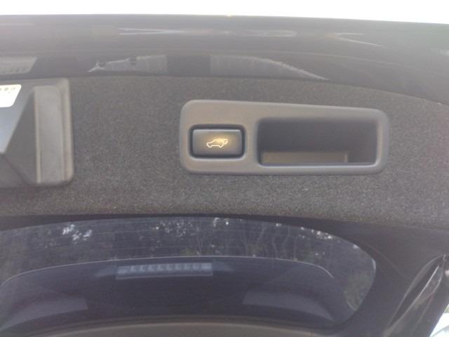 929 TOYOTA HARRIER PREMIUM 2016 / Mileage 161760Km DIRECT SHIPMENT FROM TOYOTA DEALER IN JAPAN