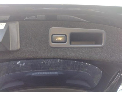 929 TOYOTA HARRIER PREMIUM 2016 / Mileage 161760Km DIRECT SHIPMENT FROM TOYOTA DEALER IN JAPAN