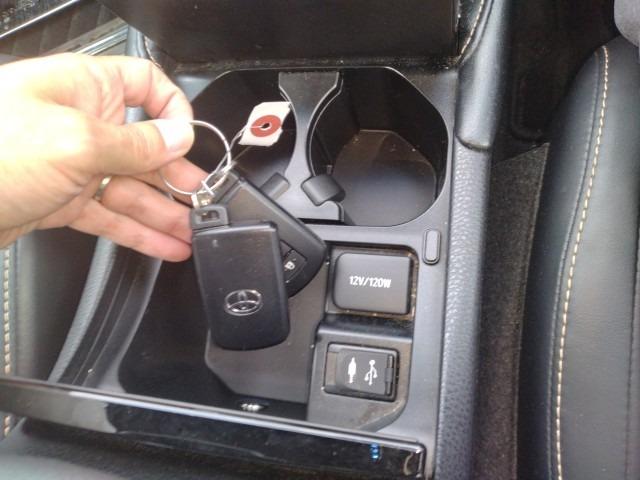 928 TOYOTA HARRIER ELEGANCE 2018 / Mileage 103808 DIRECT SHIPMENT FROM TOYOTA DEALER IN JAPAN