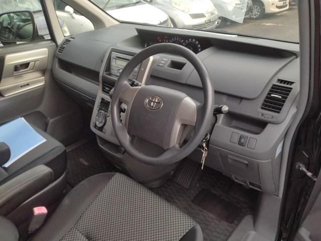 925 TOYOTA NOHA S 2008 / Mileage 146604Km DIRECT SHIPMENT FROM TOYOTA DEALER IN JAPAN