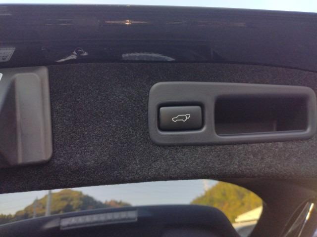 947 TOYOTA HARRIER PREMIUM 2018 / Mileage 113215Km DIRECT SHIPMENT FROM TOYOTA DEALER IN JAPAN