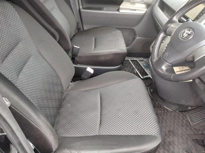 959.TOYOTA	NOAH Si 2009 / Milage: 176,471	Km DIRECT SHIPMENT FROM TOYOTA DEALER IN JAPAN