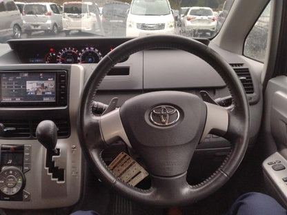 959.TOYOTA	NOAH Si 2009 / Milage: 176,471	Km DIRECT SHIPMENT FROM TOYOTA DEALER IN JAPAN