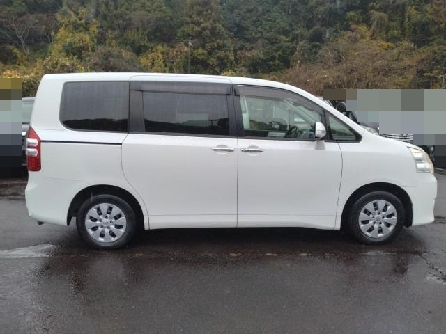 958. TOYOTA	NOAH X G EDITION 2012/ Milage: 105,549 Km DIRECT SHIPMENT FROM TOYOTA DEALER IN JAPAN