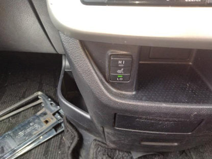 958. TOYOTA	NOAH X G EDITION 2012/ Milage: 105,549 Km DIRECT SHIPMENT FROM TOYOTA DEALER IN JAPAN