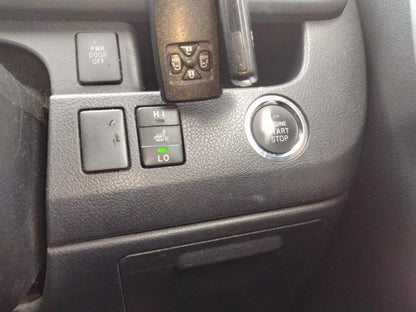 958. TOYOTA	NOAH X G EDITION 2012/ Milage: 105,549 Km DIRECT SHIPMENT FROM TOYOTA DEALER IN JAPAN