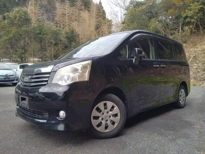 1018. TOYOTA NOAH X G EDITION 2013 /Milage: 175,720 Km