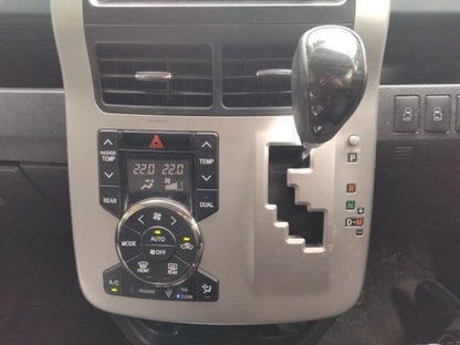 1018. TOYOTA NOAH X G EDITION 2013 /Milage: 175,720 Km